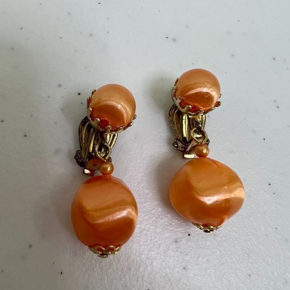 Vintage Japan Clip On Earrings Orange Gold Tone Bead Dangle Drop Plastic Used, s